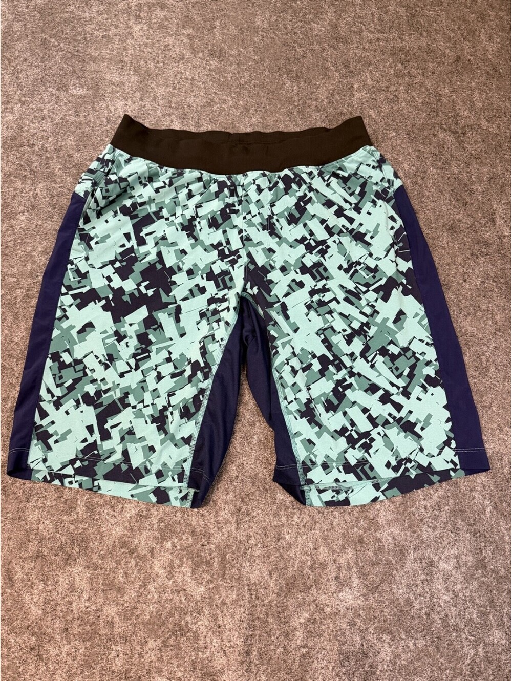 Lululemon Pace Breaker Lined Shorts Blue Green Camo Men's Size Large 10" Inseam